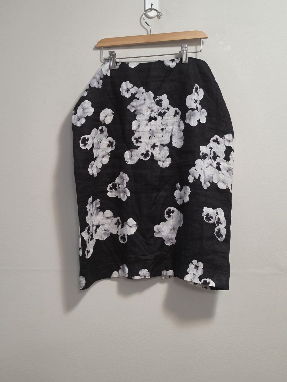 Punt Roma Black Floral Midi Skirt - Classic Floral Print 100% Linen L/XL